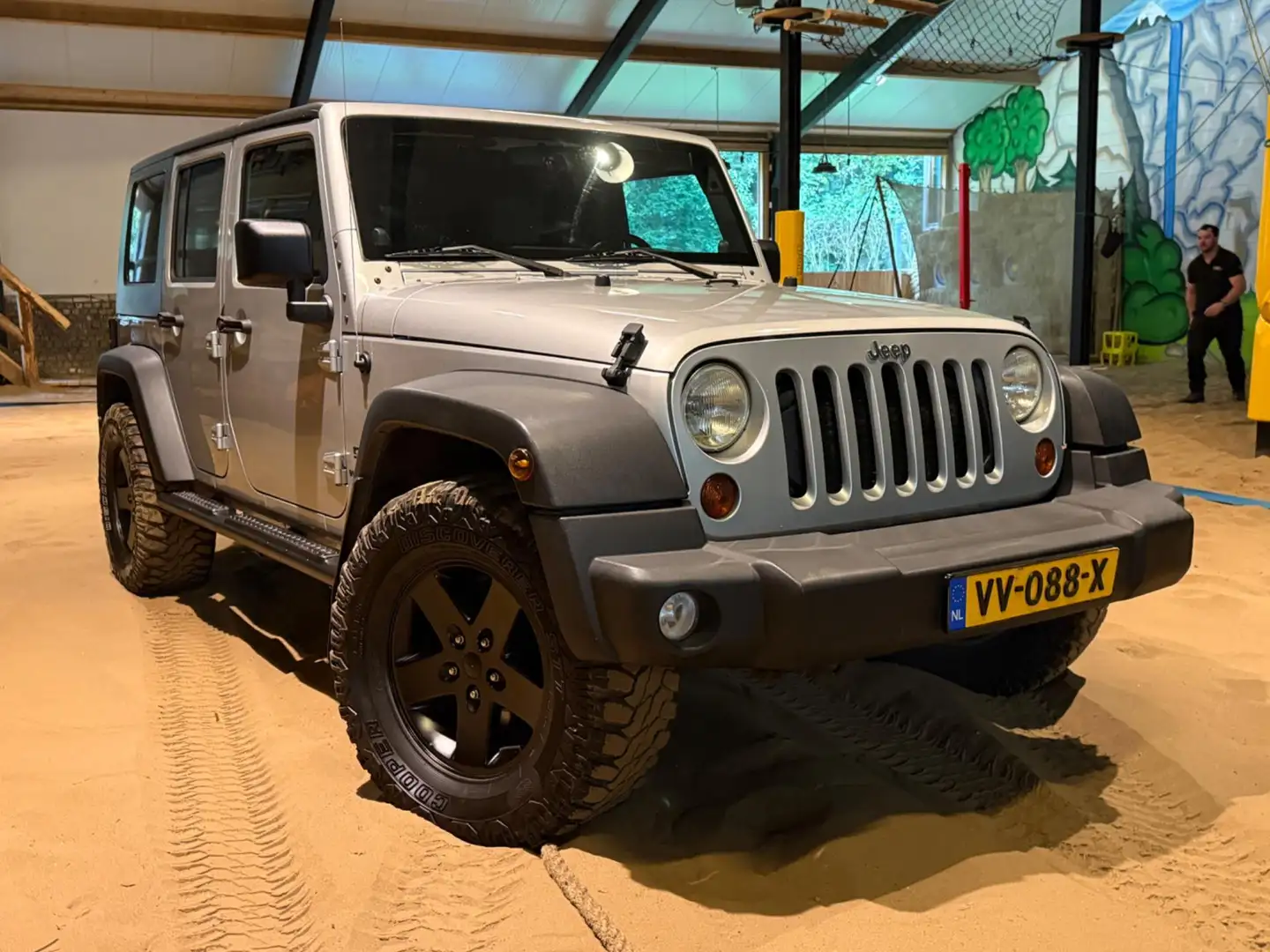 Jeep Wrangler 2.8 CRD Sport 4X4 32' Wielen (grijs kenteken) Zilver - 2