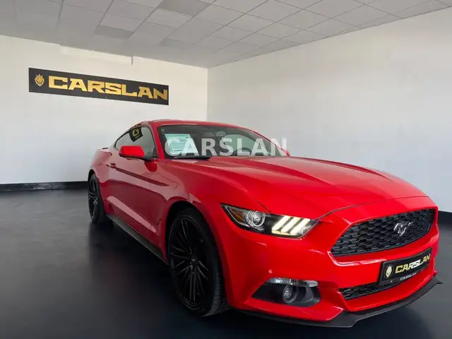 Ford Mustang view 5