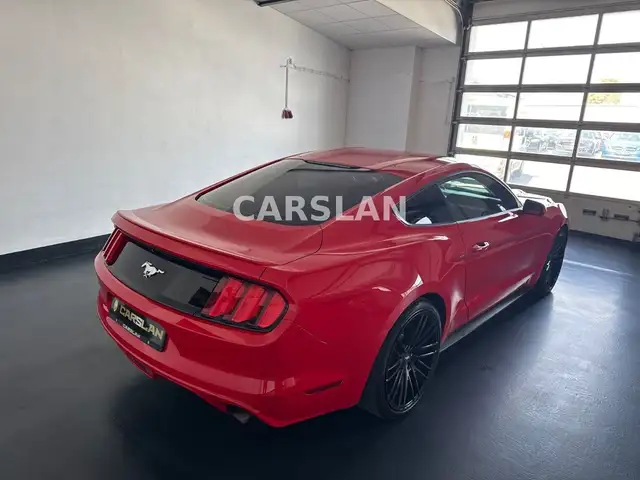 Ford Mustang view 12
