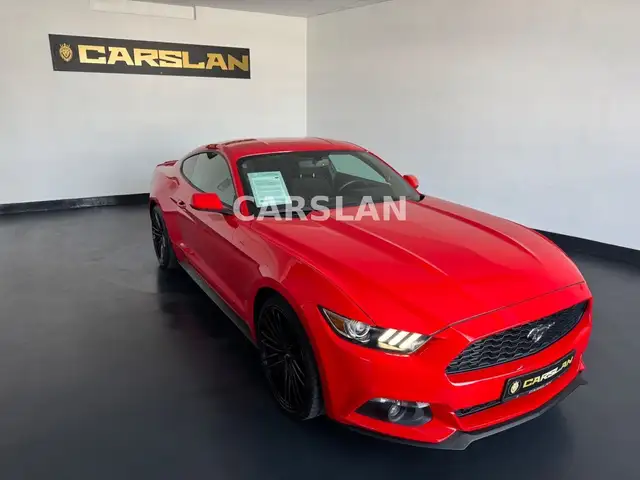 Ford Mustang view 2