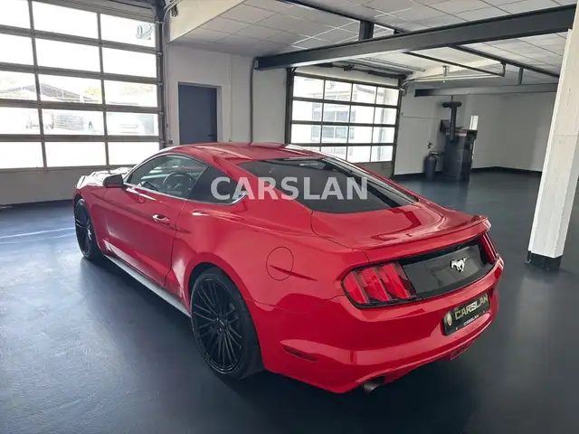 Ford Mustang view 10