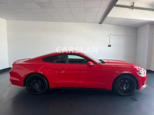 Ford Mustang view 8