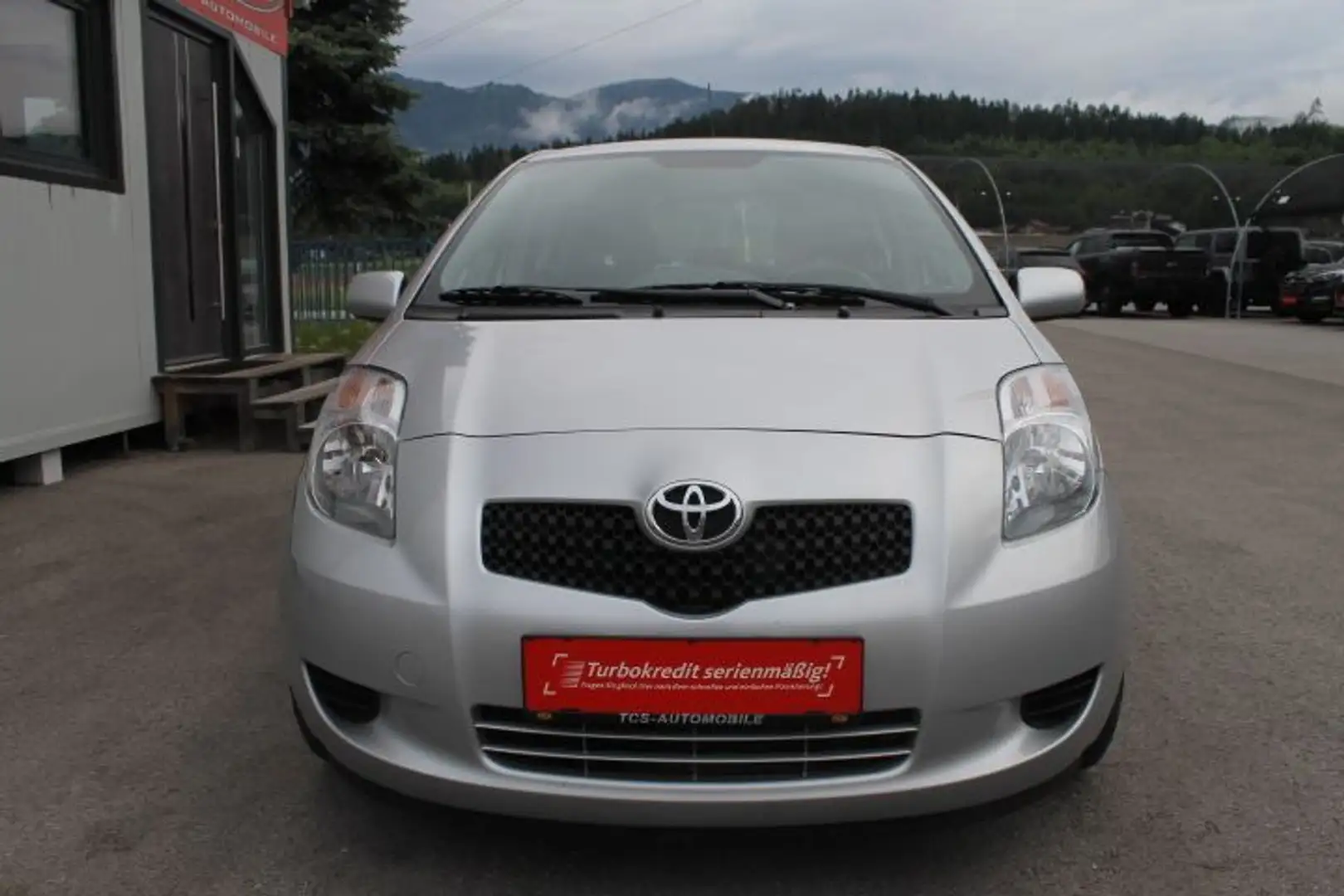 Toyota Yaris 1,0 VVT-i Linea Sol Silber - 2