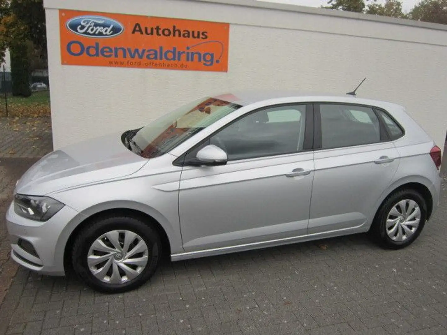 Volkswagen Polo VI Comfortline, GARANTIE Silber - 2