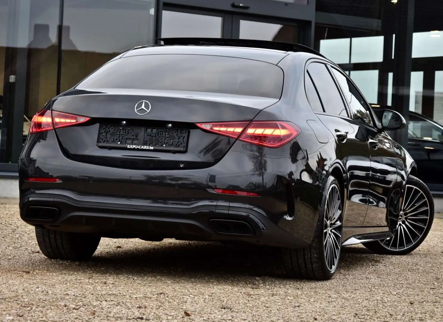Mercedes-Benz C 180 AMG PACK/ 40.000KM/ TOIT PANO/ BURMESTER/ CAM360 Zwart - 2