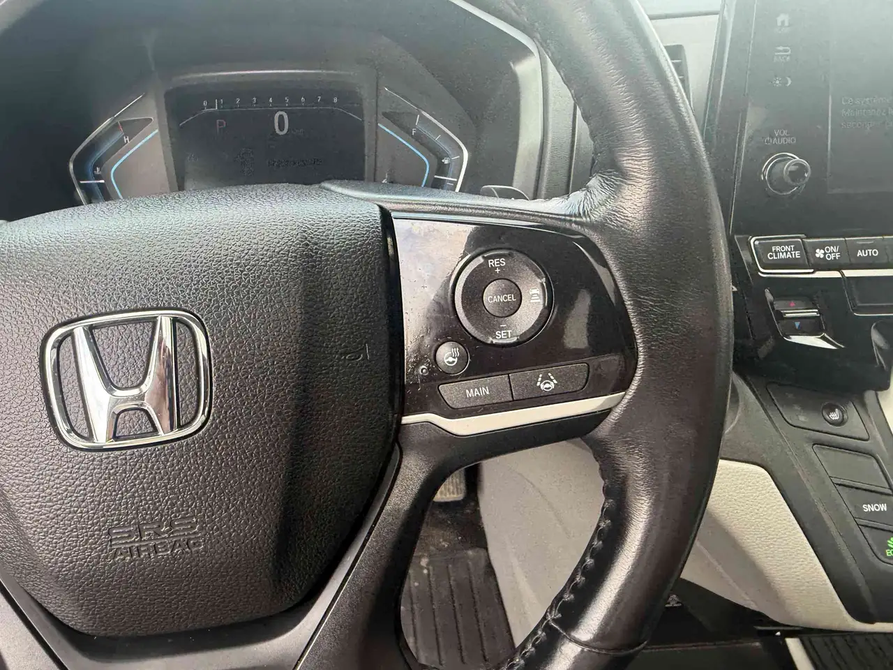 Honda Odyssey снимка Honda Odyssey
