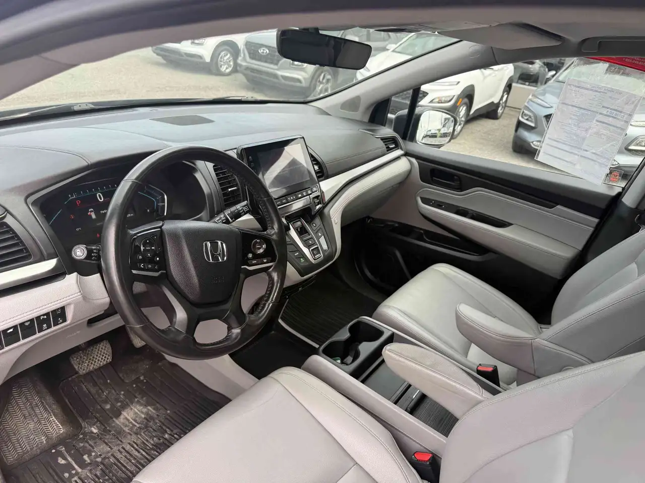 Honda Odyssey снимка Honda Odyssey