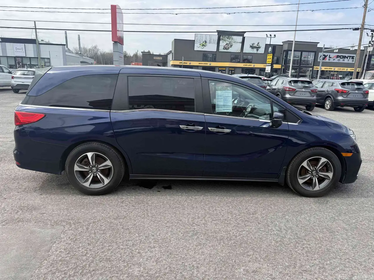 Honda Odyssey снимка Honda Odyssey