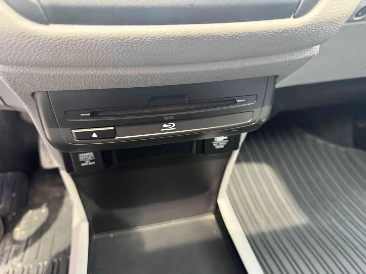Honda Odyssey снимка Honda Odyssey