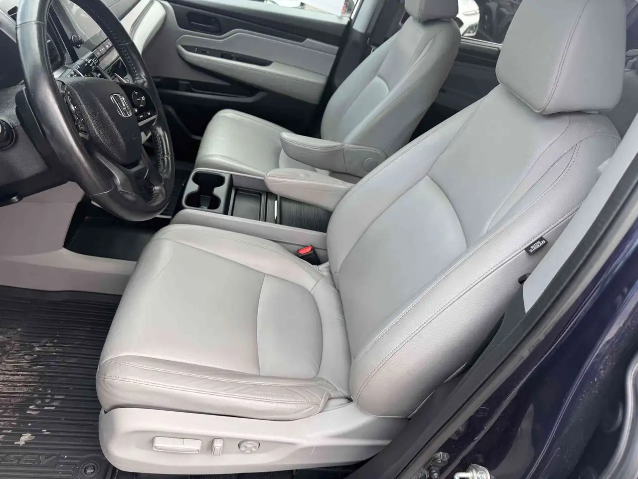 Honda Odyssey снимка Honda Odyssey
