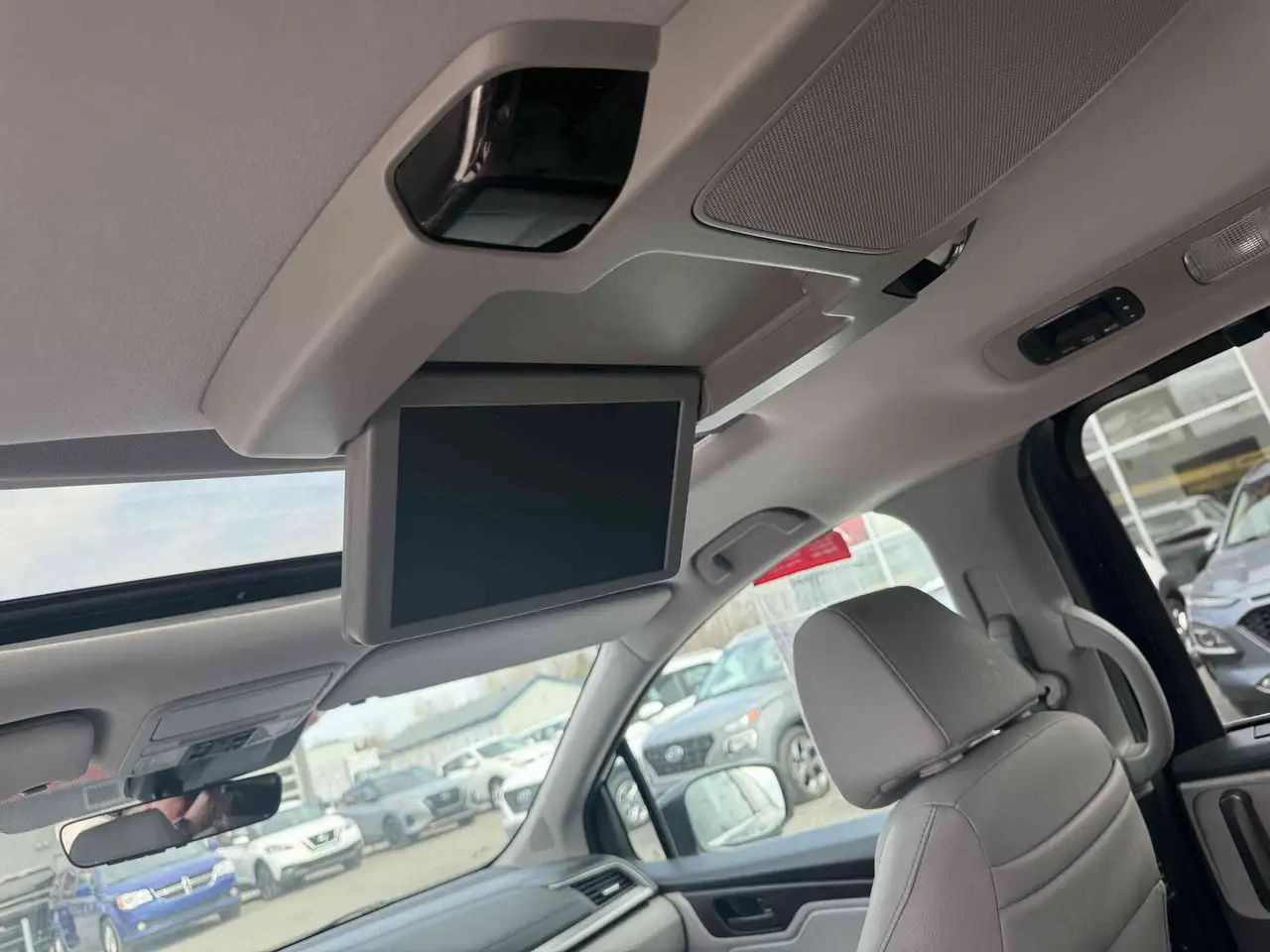 Honda Odyssey снимка Honda Odyssey