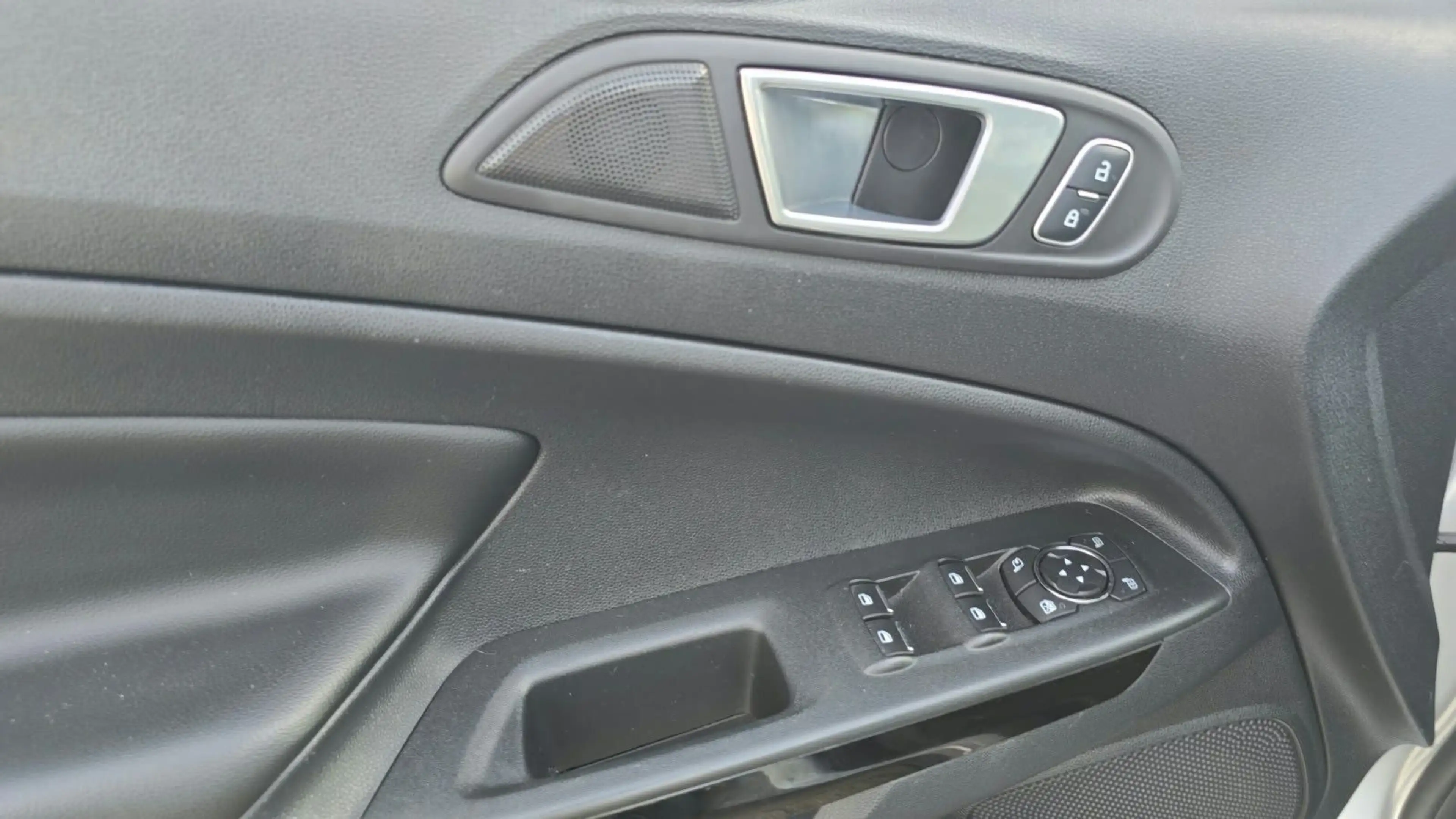 Ford EcoSport Titanium Nav Xenon AHK GRA Cam PDC Sh Bluet — photo 10