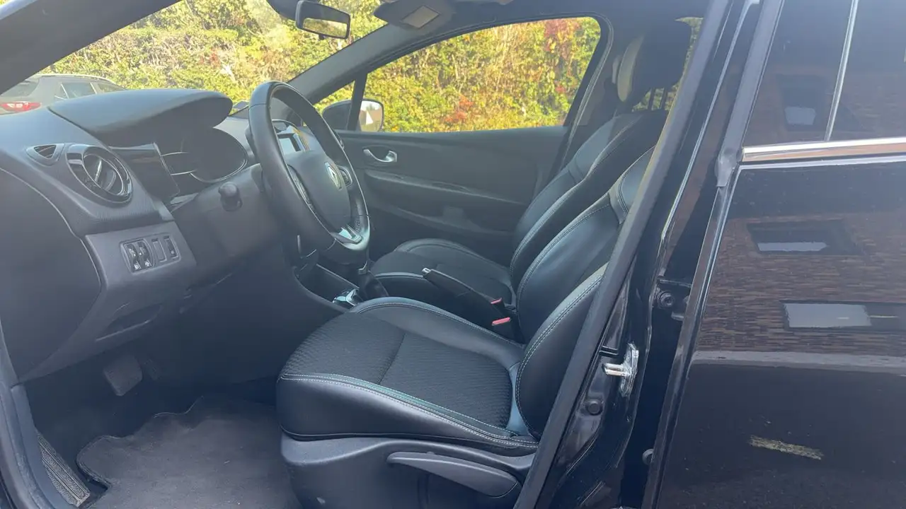 Renault Clio Citadine 5 portes — photo 25