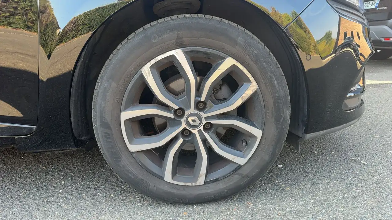 Renault Clio Citadine 5 portes — photo 17