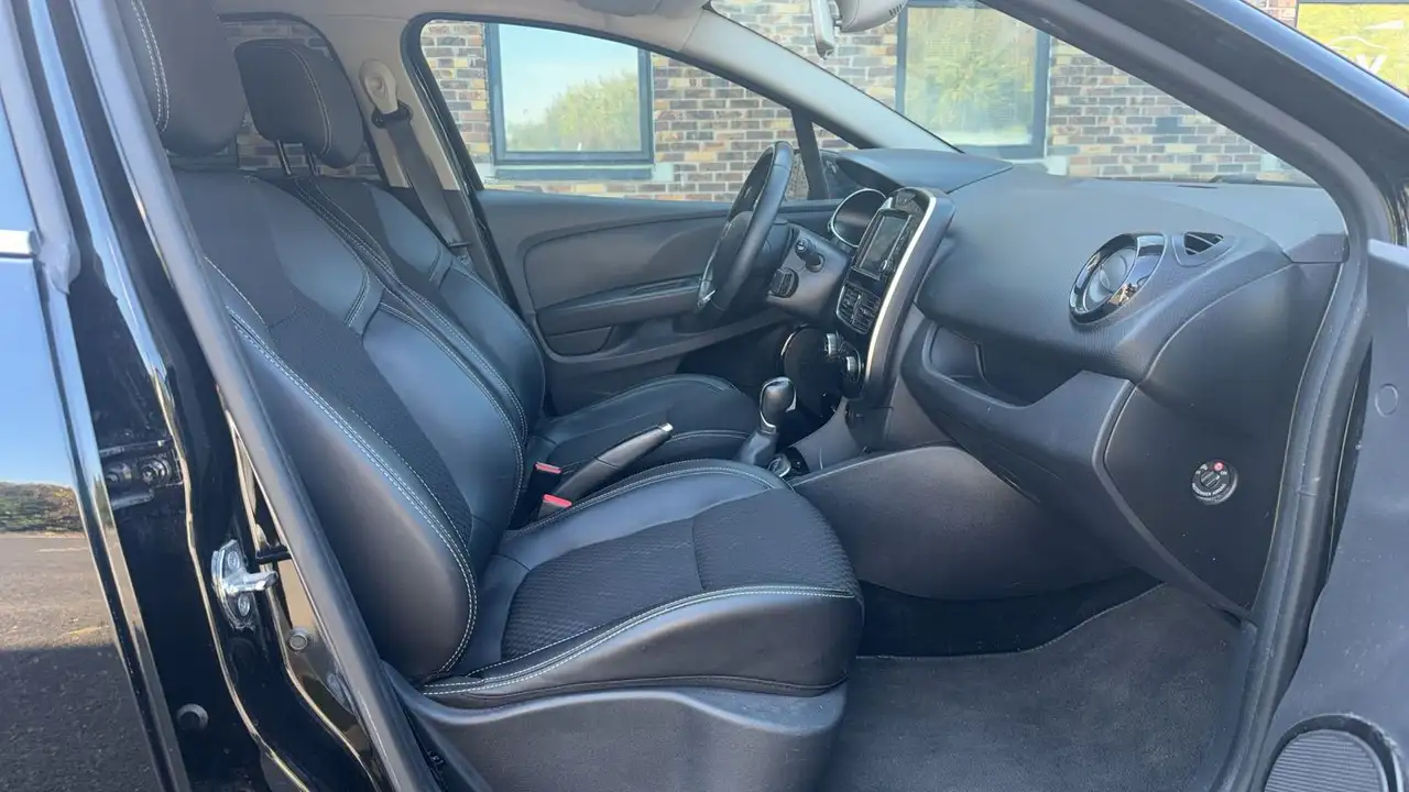 Renault Clio Citadine 5 portes — photo 26