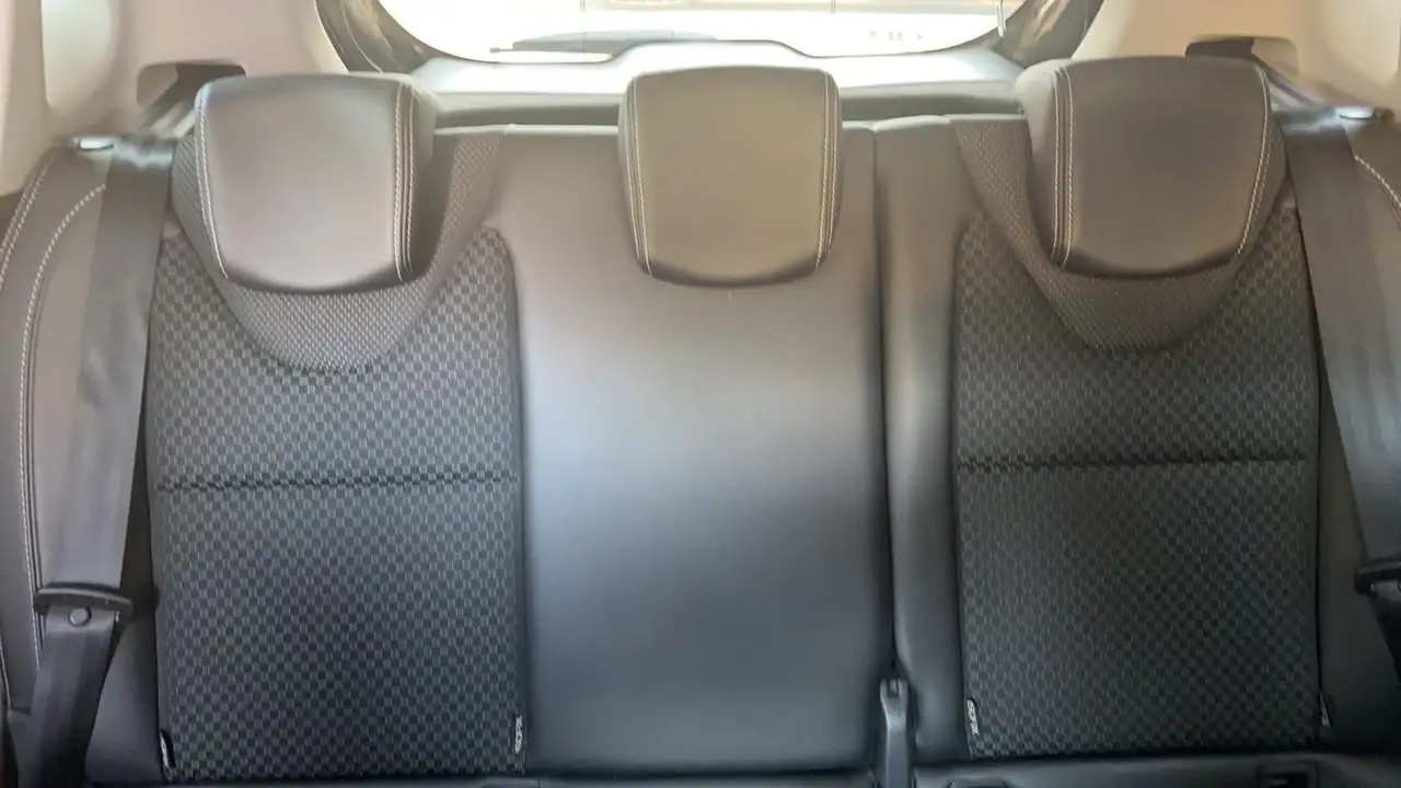 Renault Clio Citadine 5 portes — photo 29