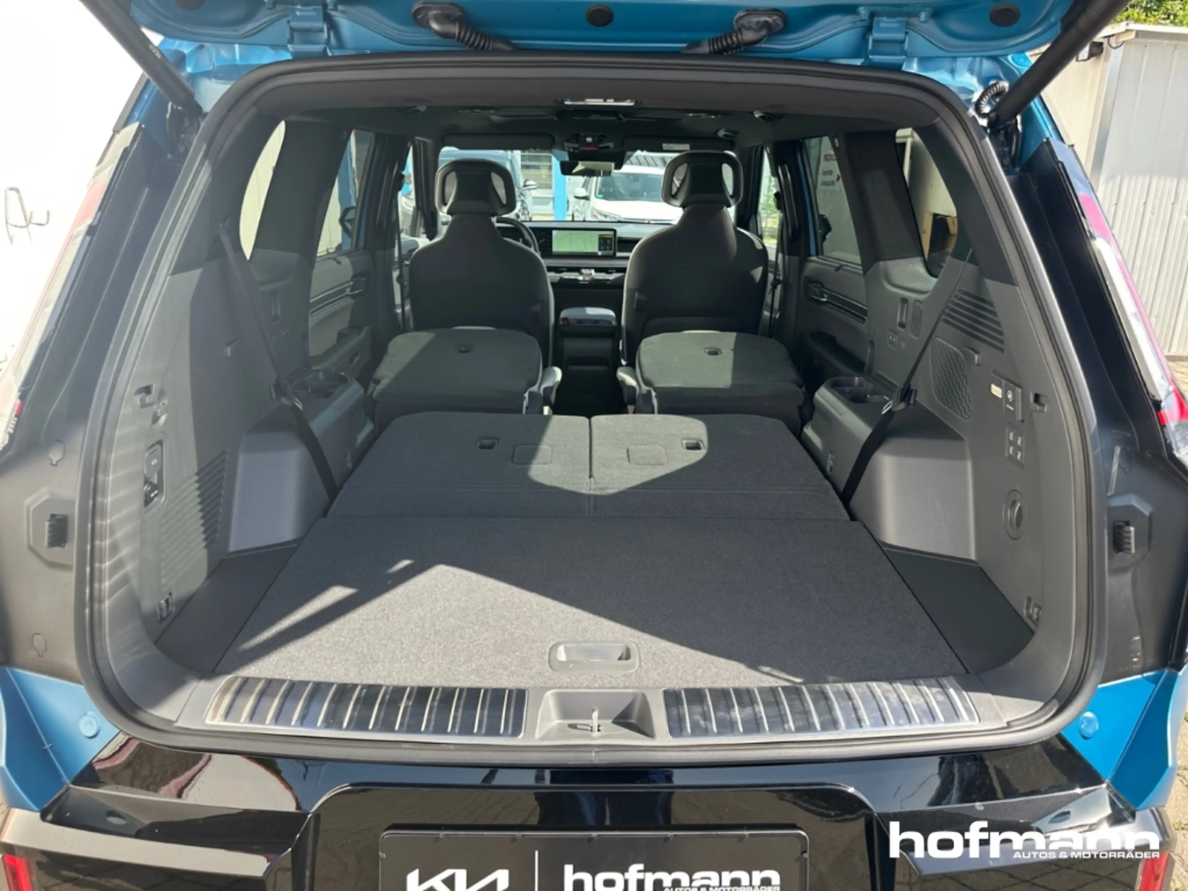 Kia EV9 AWD GTL Launch Ed. 6S Swivel — photo 21