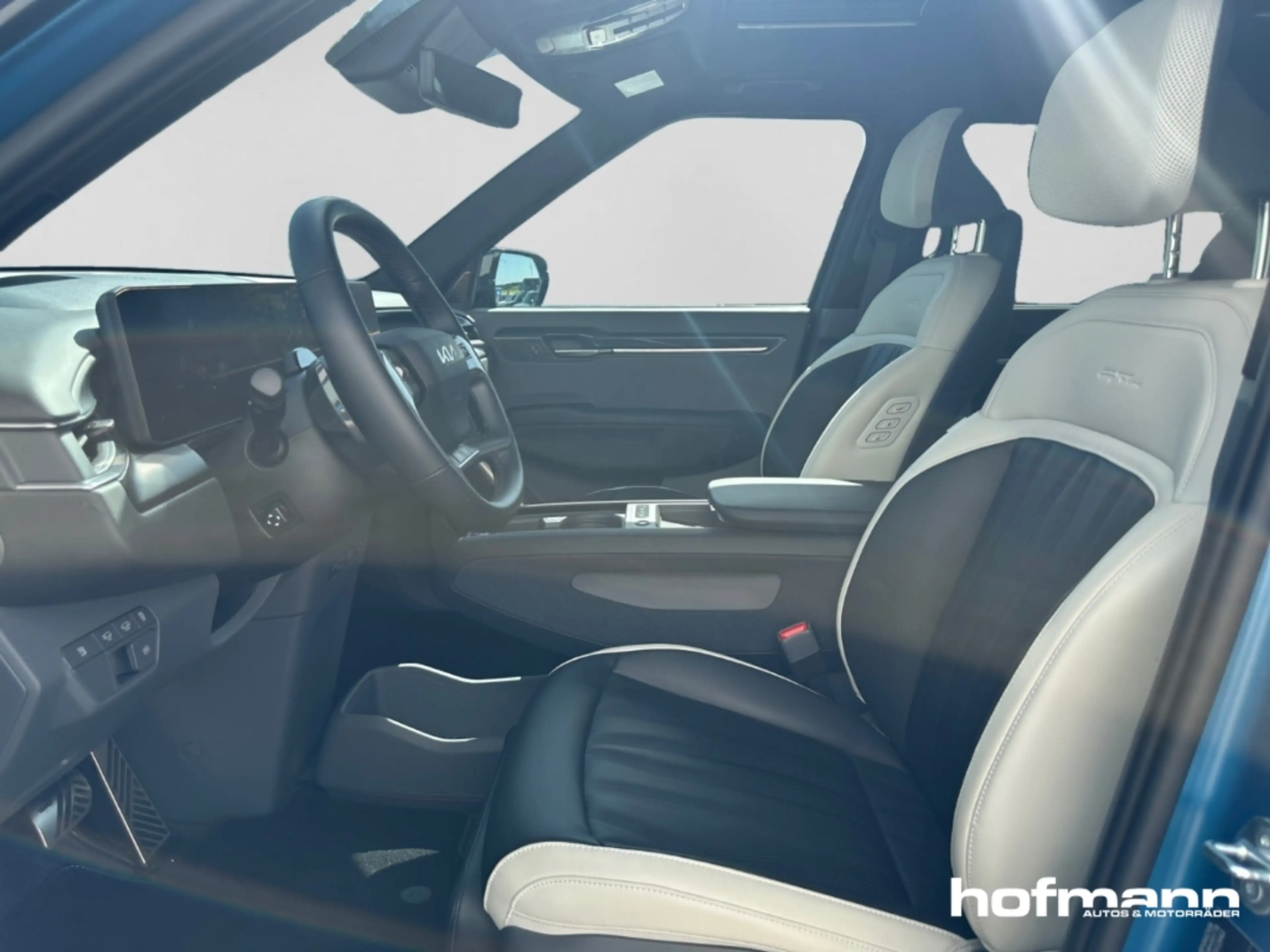 Kia EV9 AWD GTL Launch Ed. 6S Swivel — photo 10