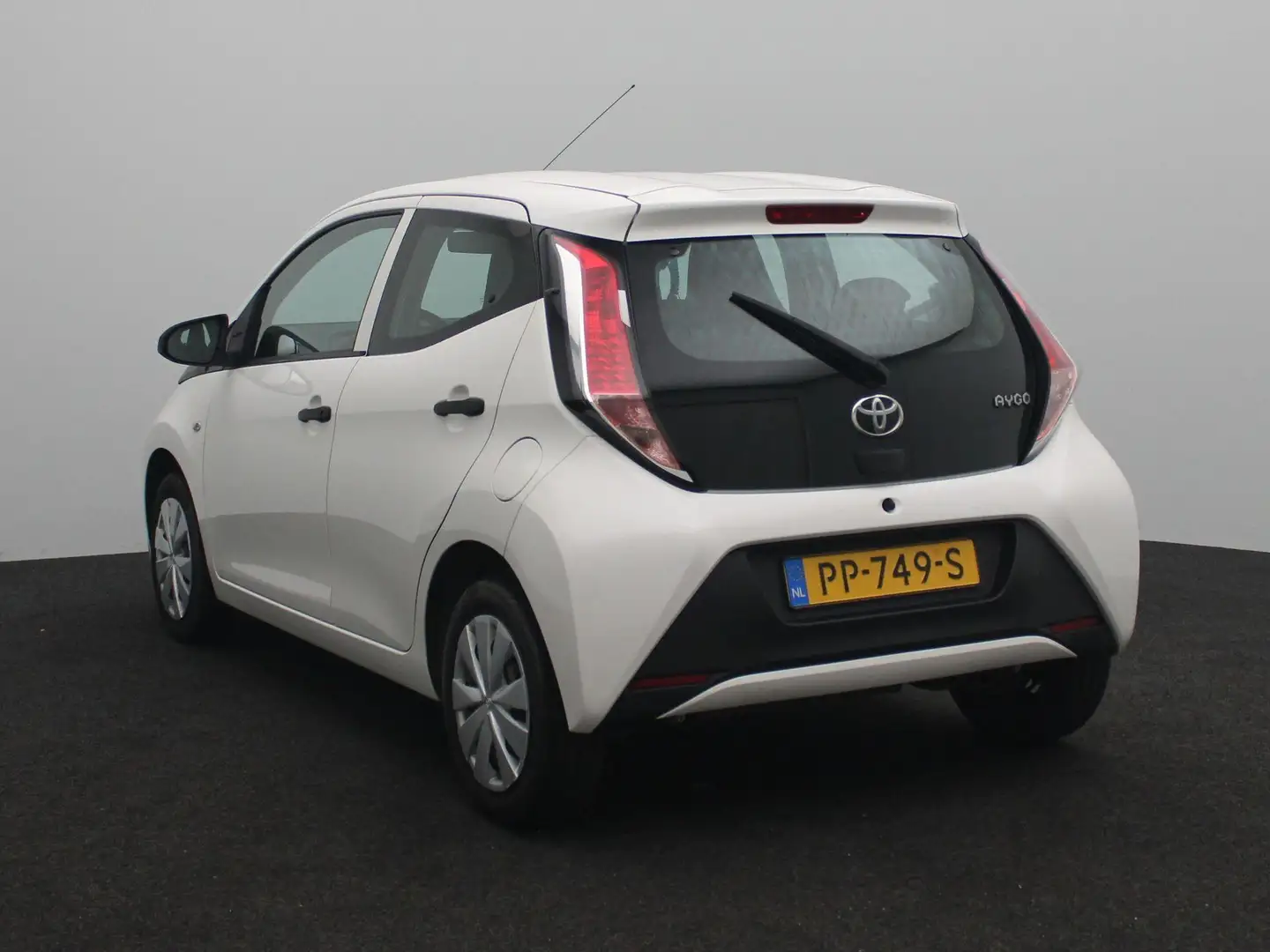 Toyota Aygo 1.0 VVT-i x-now Blanco - 2