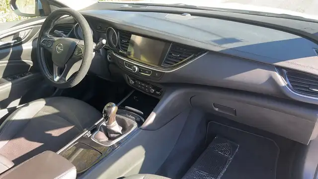 Opel Insignia view 10