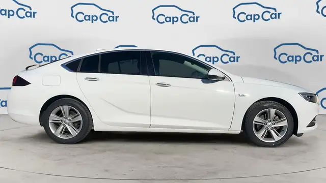 Opel Insignia view 4