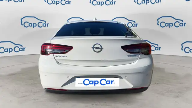 Opel Insignia view 3