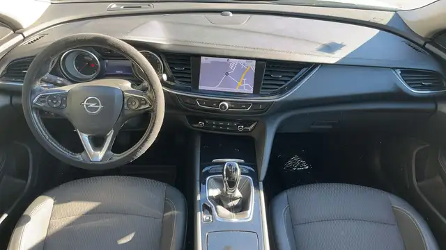 Opel Insignia view 11