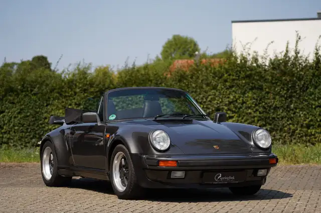Porsche 930