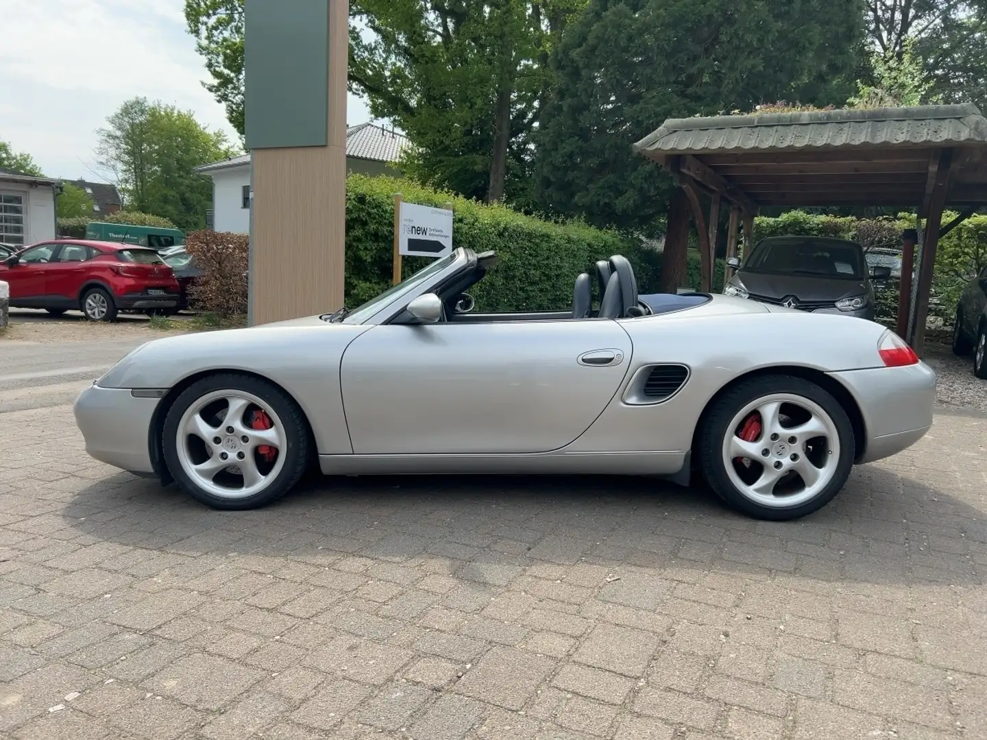 Porsche Boxster S (Typ 986) *Leder,Navi,SHZ,Hardtop* Stříbrná - 2