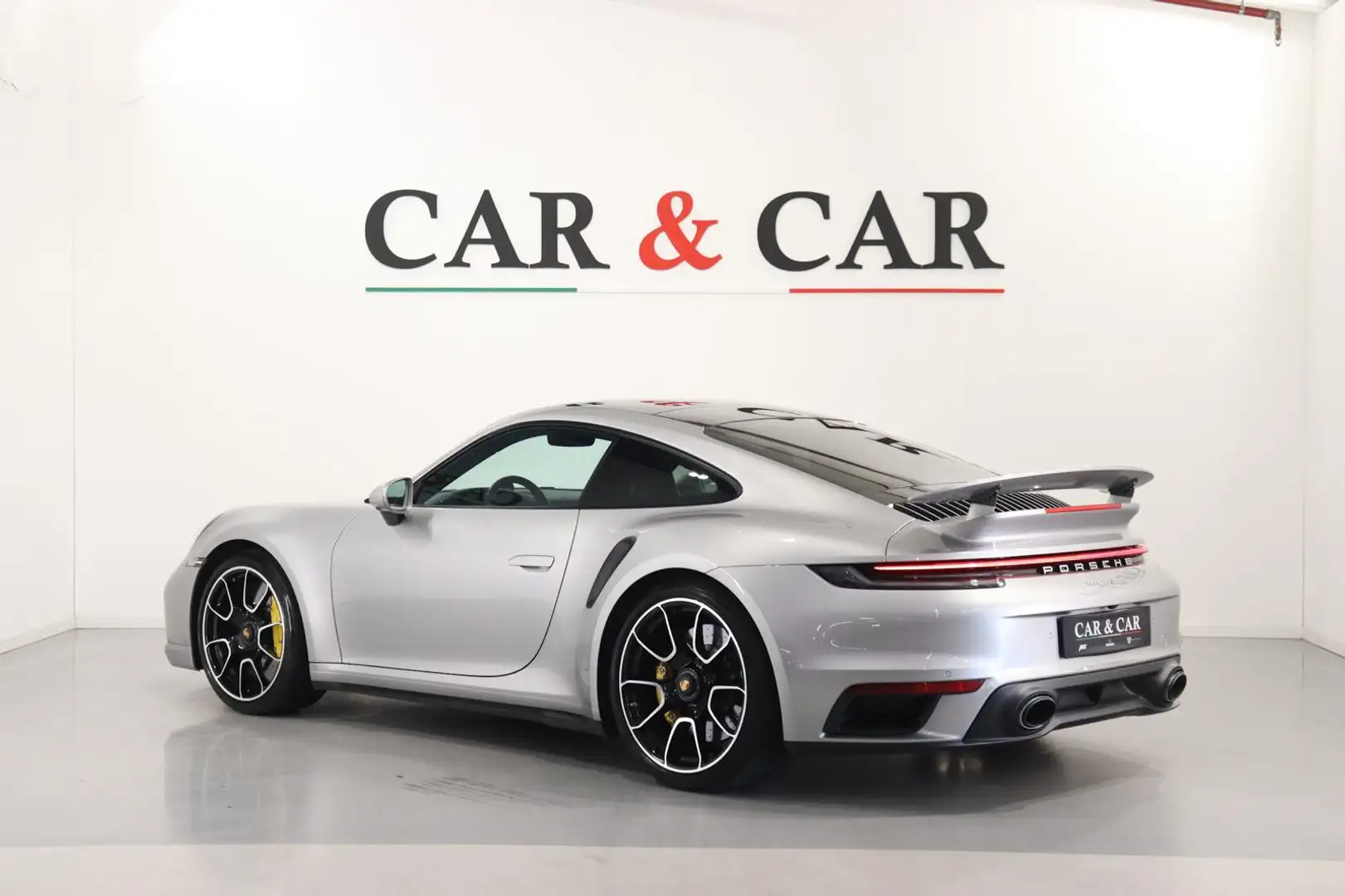 Porsche 911 992 Turbo S Coupé Argento - 2