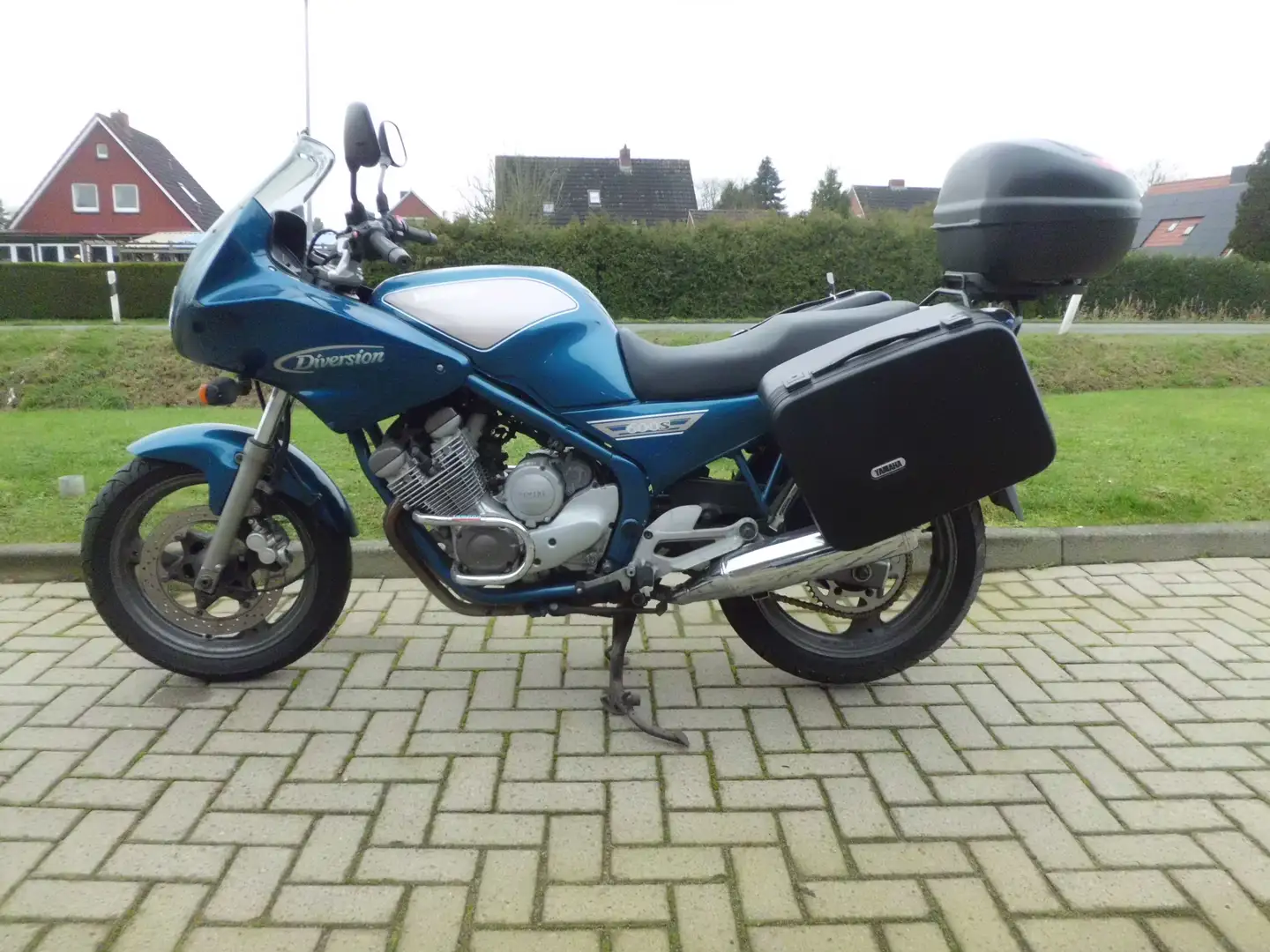 Yamaha XJ 600 Diversion Azul - 1