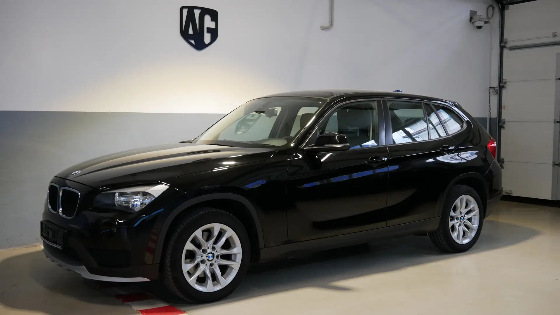 BMW X1 25 d xDrive Volleder Automatik Schwarz - 2