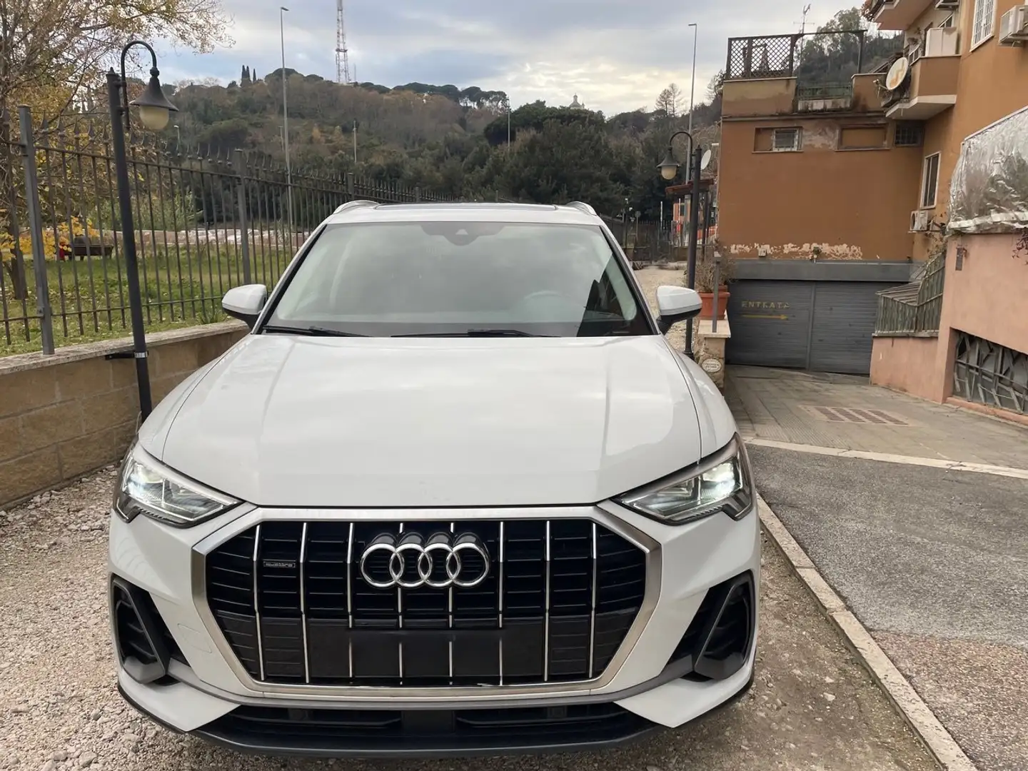 Audi Q3 Q3  40 2.0 tfsi S line edition quattro s-tronic Blanc - 2