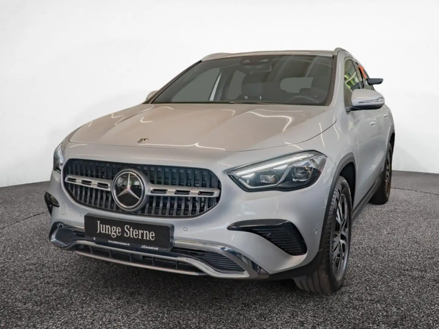 Mercedes-Benz GLA 250 e Progressive/ILS/Cam/AHK/Distr/Winter Stříbrná - 1