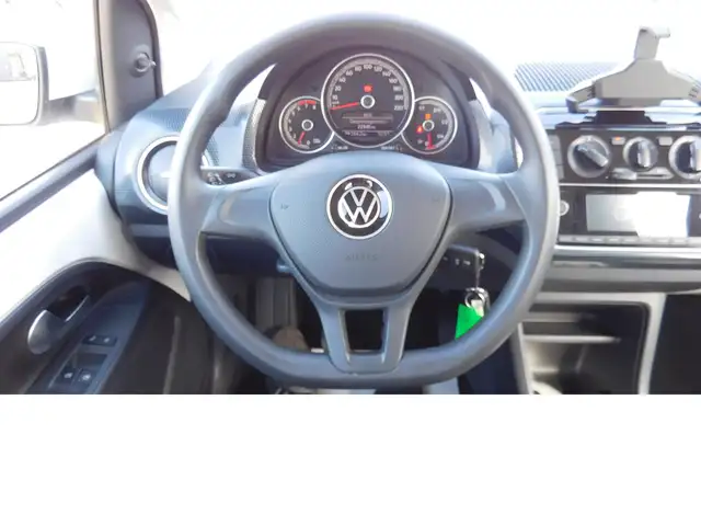 Volkswagen Up! view 7