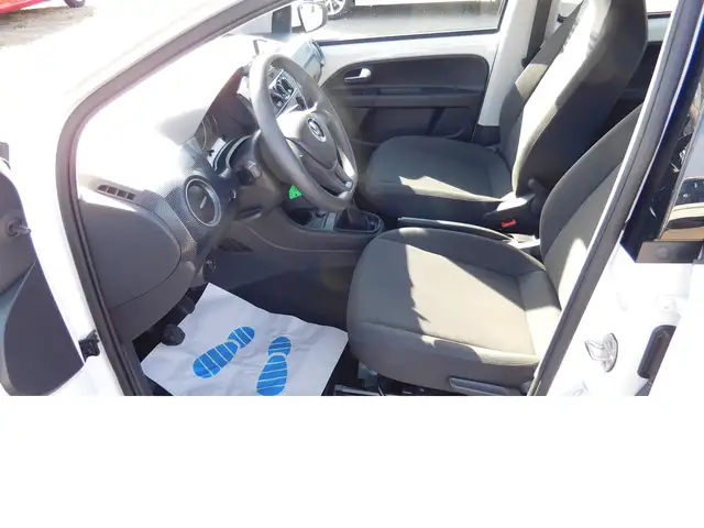 Volkswagen Up! view 9