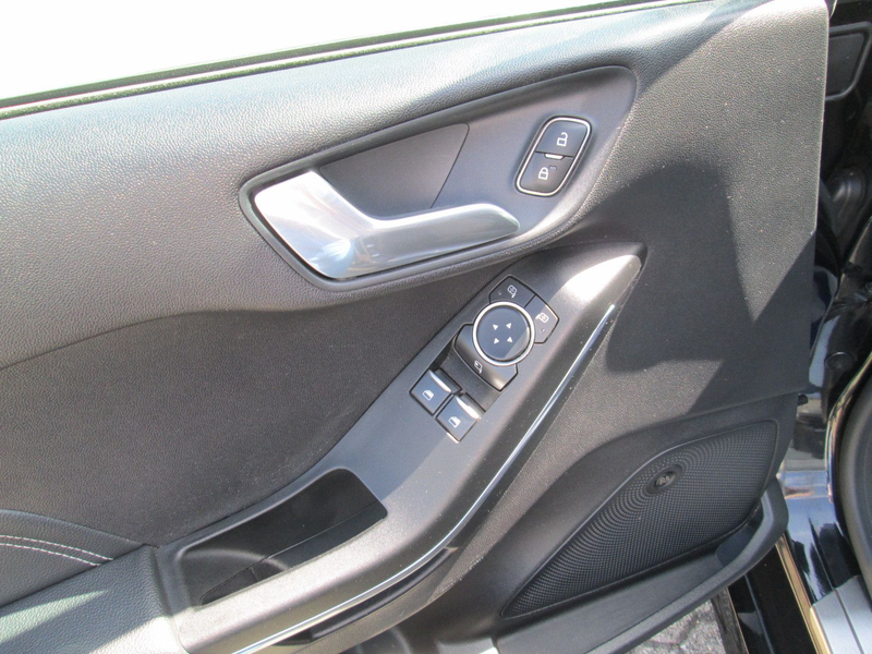 Ford Fiesta ST — photo 14