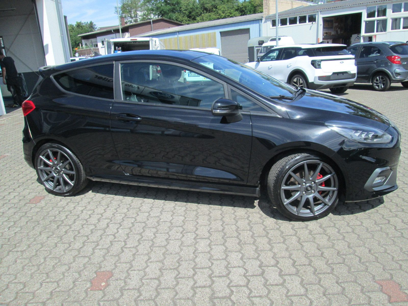 Ford Fiesta ST — photo 3