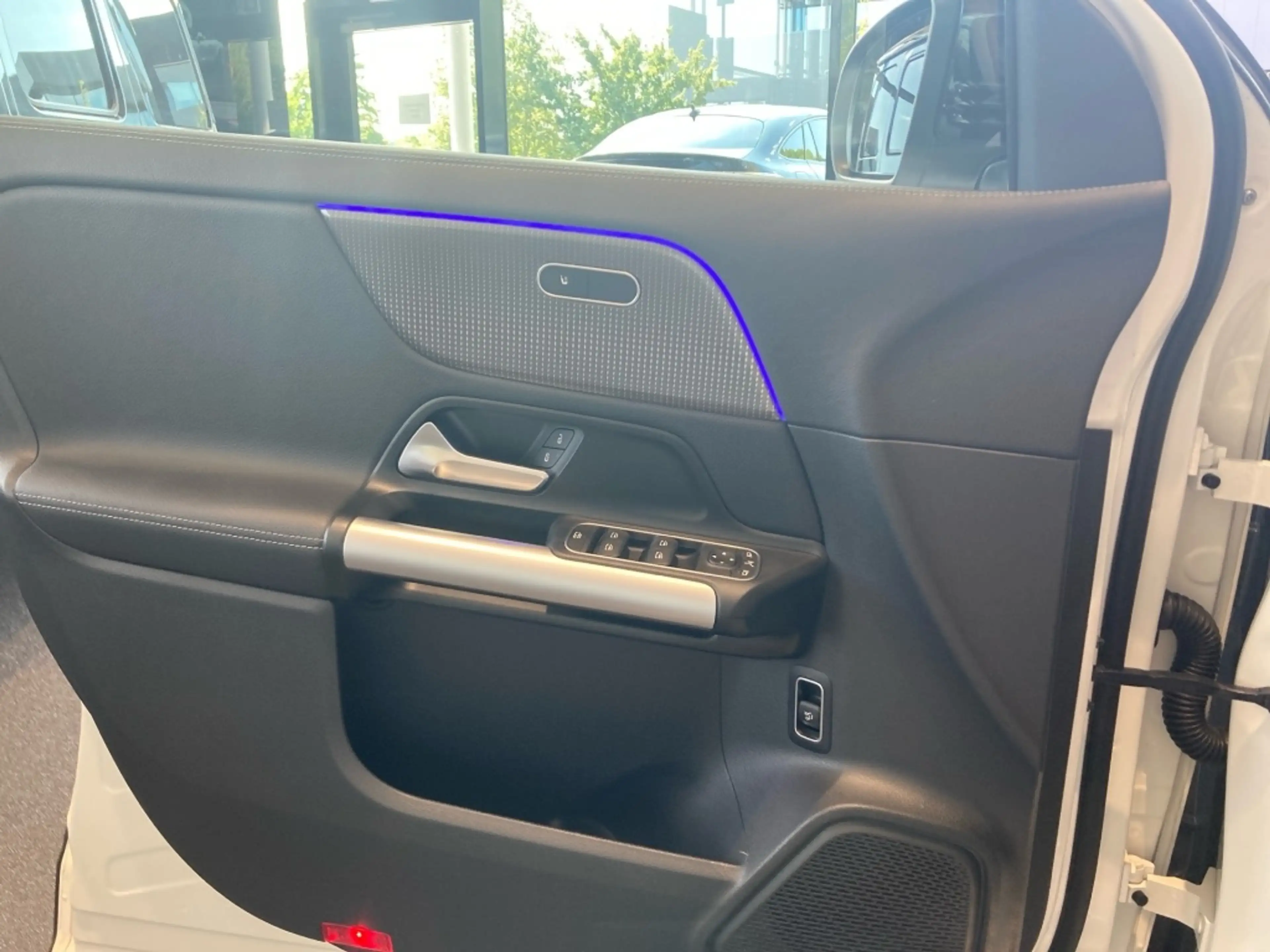 Mercedes-Benz EQA 300 4M Progressive+Night+MBUX+Navi-P+LED+Kam — photo 14