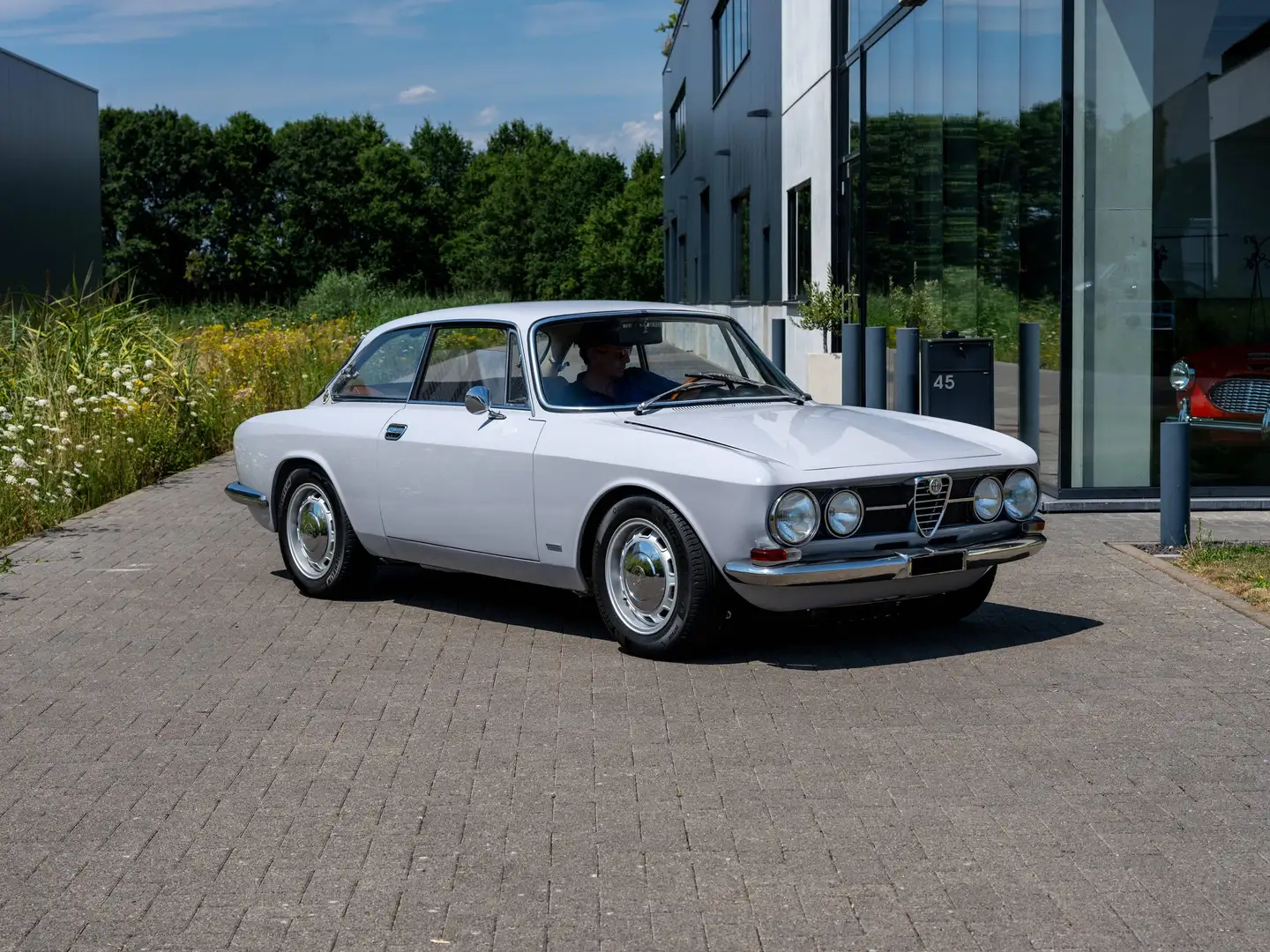 Alfa Romeo 1750 GTV Body-off restored Grau - 1