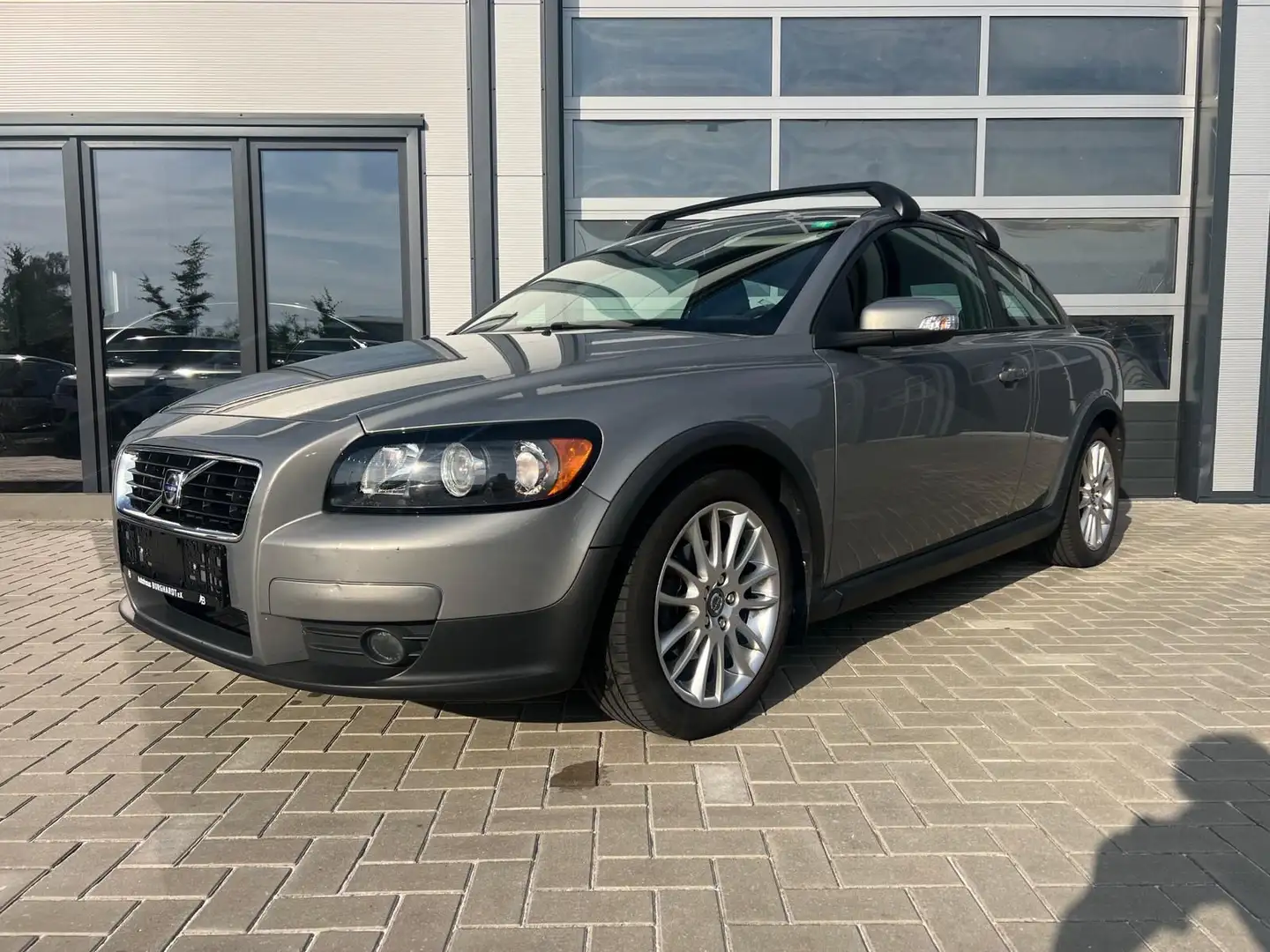 Volvo C30 1.6 Momentum PDC/8-Fach Bereift/Sitzheizung Gris - 2