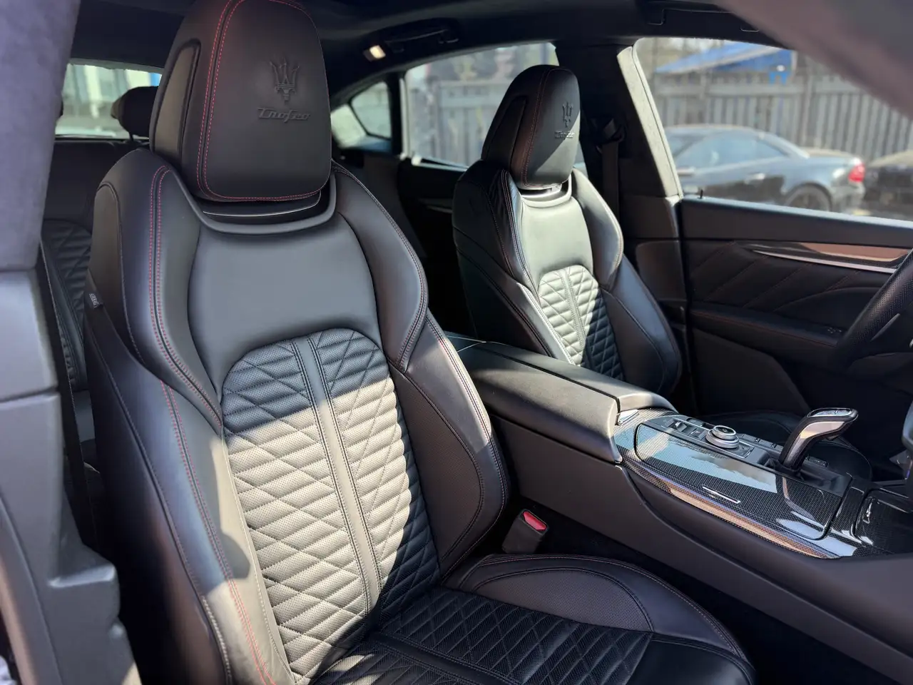 Maserati Levante снимка Maserati Levante