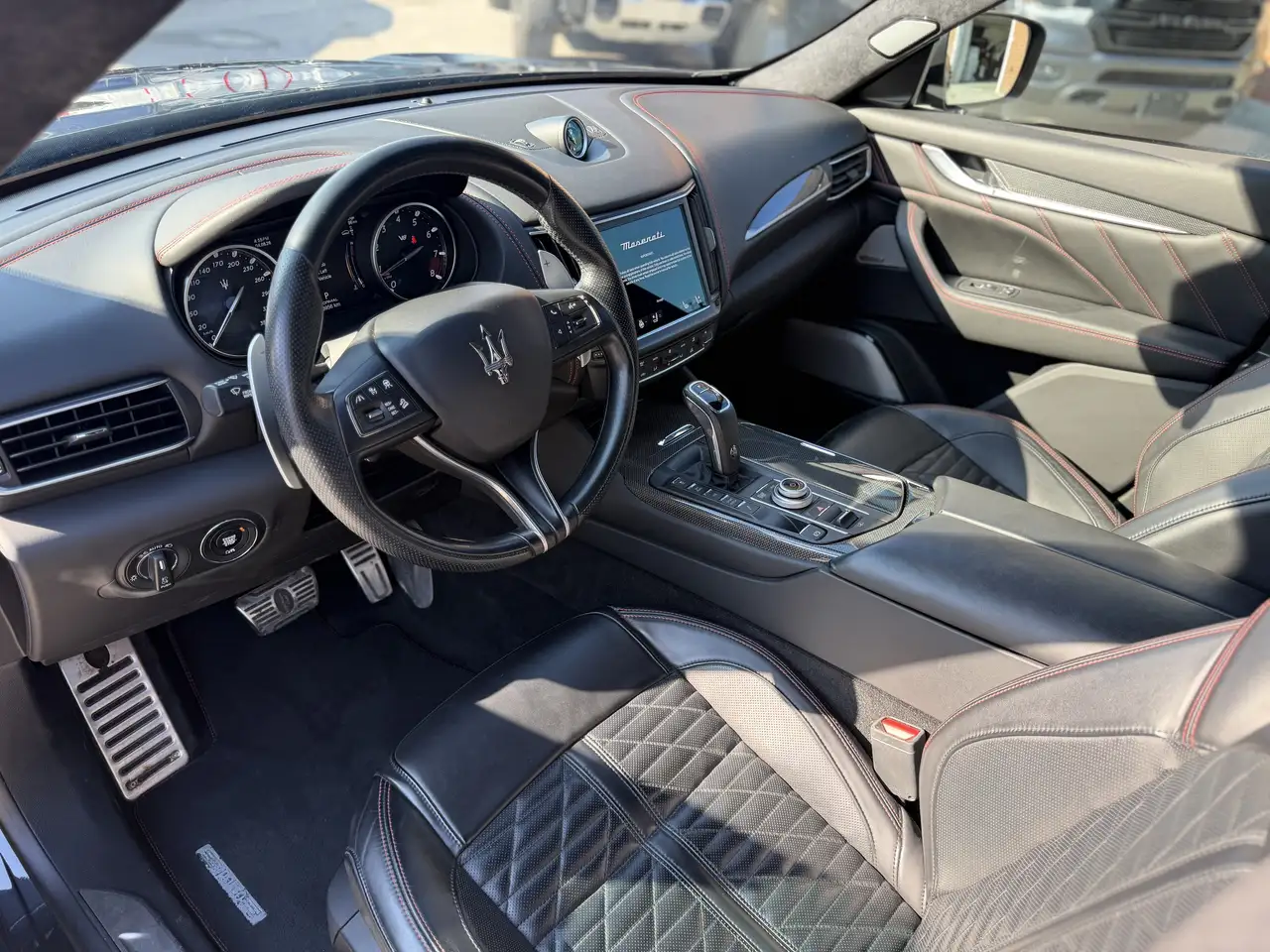 Maserati Levante снимка Maserati Levante