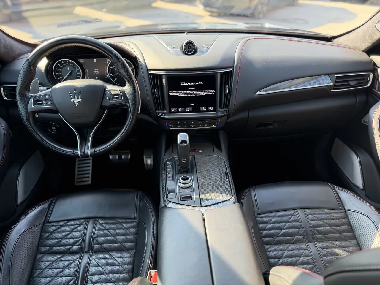 Maserati Levante снимка Maserati Levante