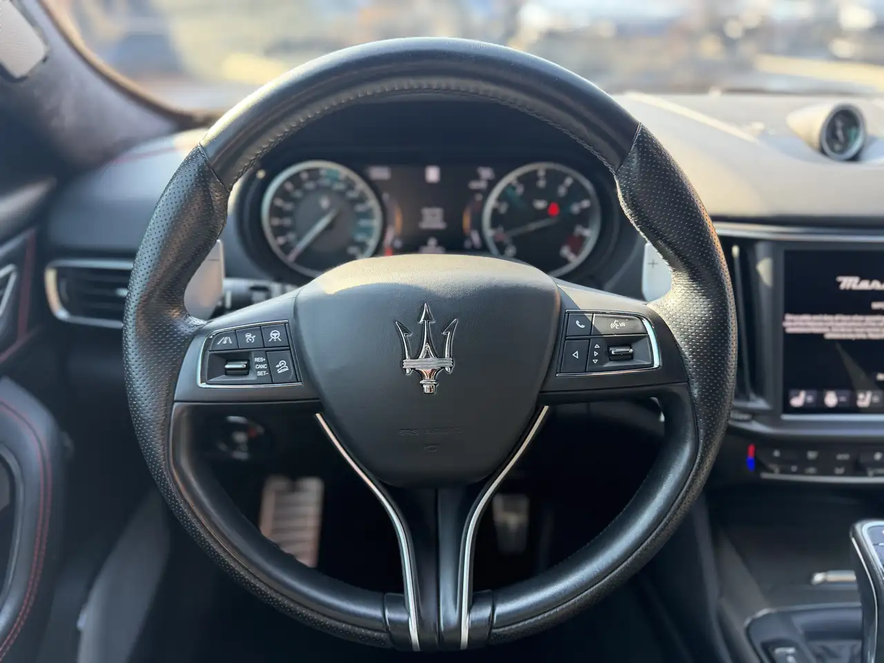 Maserati Levante снимка Maserati Levante