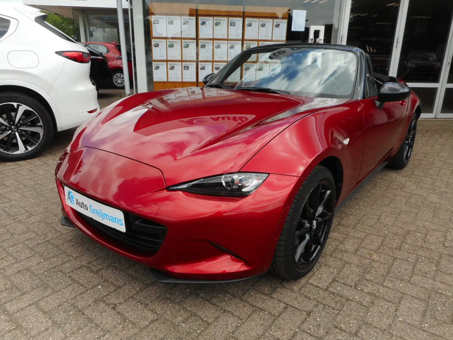 Mazda MX-5 2.0 SkyActiv-G 184 Signature Rood - 2