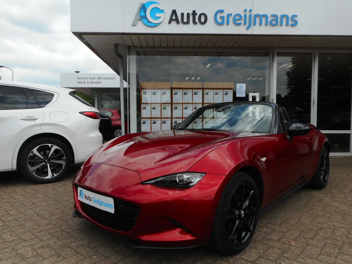 Mazda MX-5 2.0 SkyActiv-G 184 Signature Rood - 1