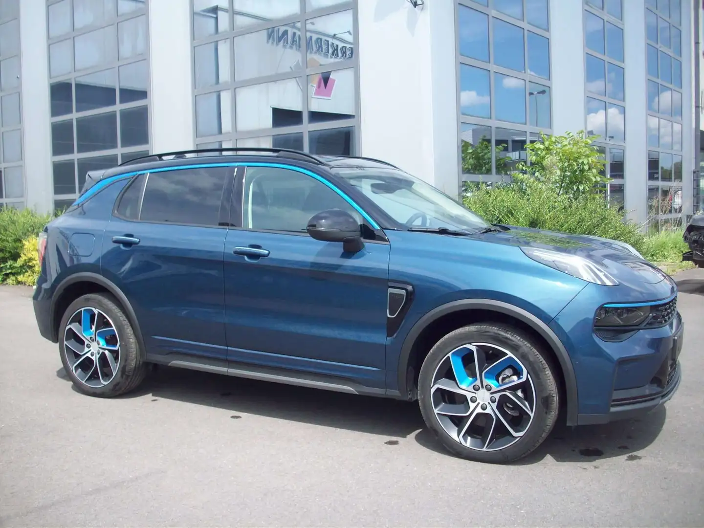 Lynk & Co 01 PHEV 1.5 Turbo Blauw - 2