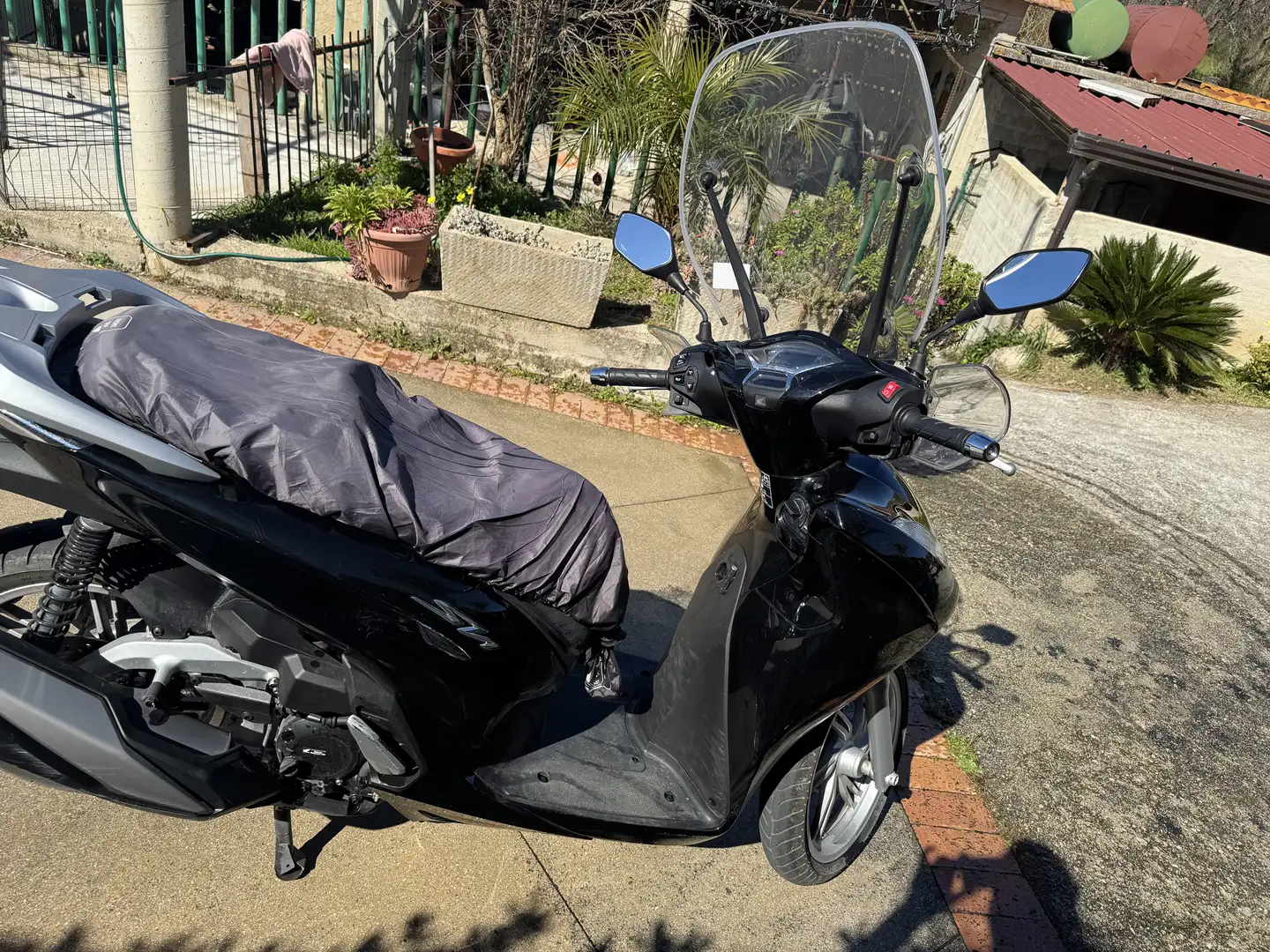 Honda SH 350i nero - 2