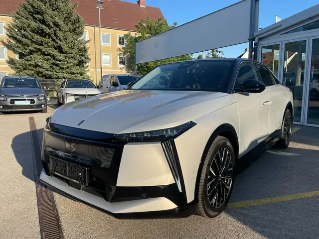 DS Automobiles N°8 DS N8 Long Range 97kWh AWD Etoile